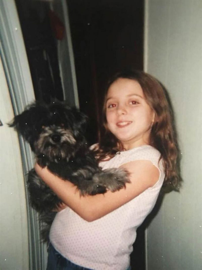 Woman Adopts A Senior Dog Because She Looked Like Her Childhood Puppy, Realizes It’s The Same Dog Woman Adopts A Senior Dog Because She Looked Like Her Childhood Puppy, Realizes It’s The Same Dog