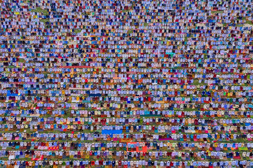 After 9 Months Of Competition And More Than 130,000 Submissions, Here Are The Most Breathtaking Pics Taken This Year (50 Pics) After 9 Months Of Competition And More Than 130,000 Submissions, Here Are The Most Breathtaking Pics Taken This Year (50 Pics)