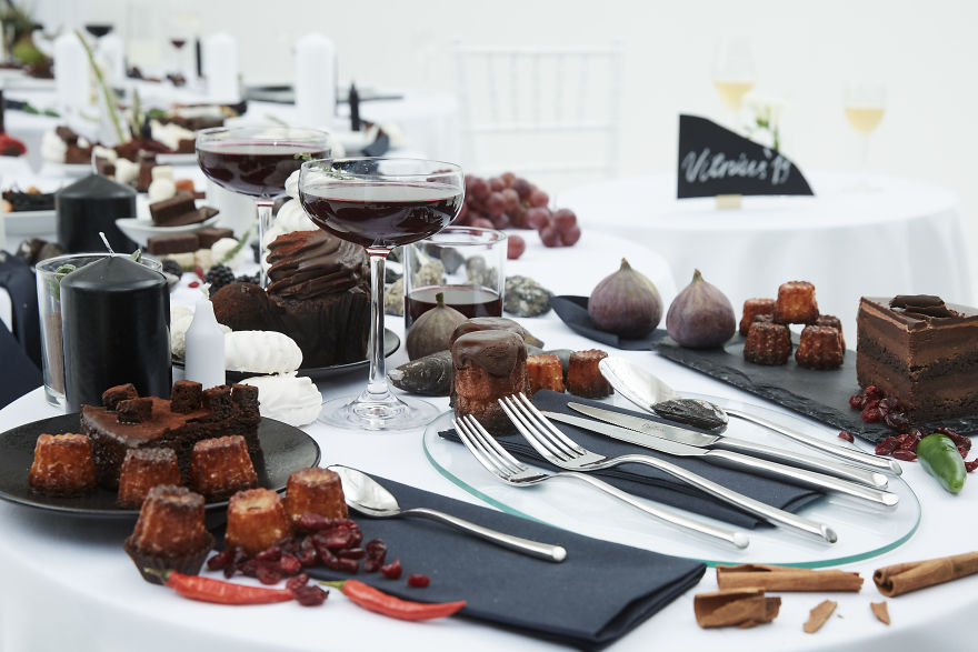 Artist Creates A 3D Food Art Piece Depicting Ronaldo And Messi, In Anticipation Of Their Visit To Vilnius Artist Creates A 3D Food Art Piece Depicting Ronaldo And Messi, In Anticipation Of Their Visit To Vilnius