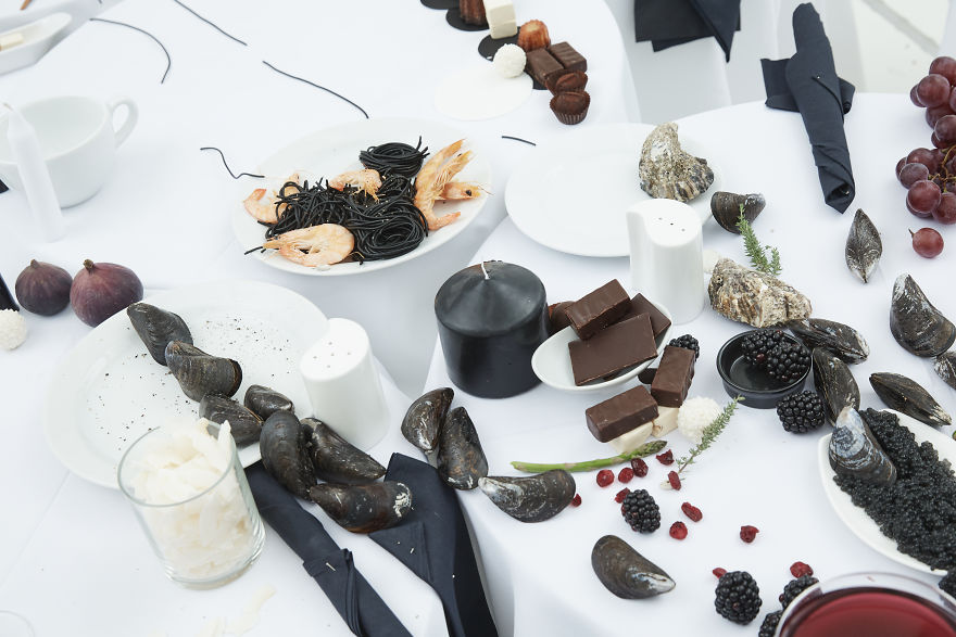 Artist Creates A 3D Food Art Piece Depicting Ronaldo And Messi, In Anticipation Of Their Visit To Vilnius Artist Creates A 3D Food Art Piece Depicting Ronaldo And Messi, In Anticipation Of Their Visit To Vilnius