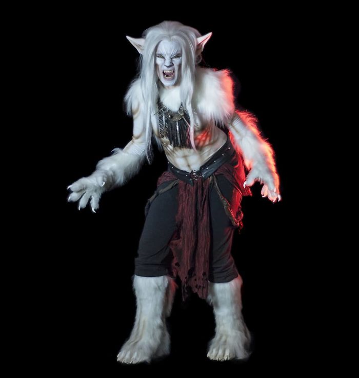 Artist Creates Shoes And Boots In The Shape Of Animal Hooves, And The Result Is Impressive Artist Creates Shoes And Boots In The Shape Of Animal Hooves, And The Result Is Impressive