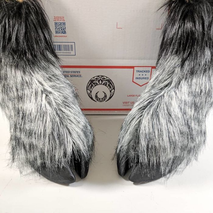Artist Creates Shoes And Boots In The Shape Of Animal Hooves, And The Result Is Impressive Artist Creates Shoes And Boots In The Shape Of Animal Hooves, And The Result Is Impressive