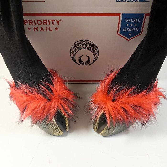 Artist Creates Shoes And Boots In The Shape Of Animal Hooves, And The Result Is Impressive Artist Creates Shoes And Boots In The Shape Of Animal Hooves, And The Result Is Impressive