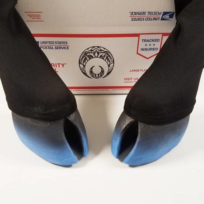 Artist Creates Shoes And Boots In The Shape Of Animal Hooves, And The Result Is Impressive Artist Creates Shoes And Boots In The Shape Of Animal Hooves, And The Result Is Impressive