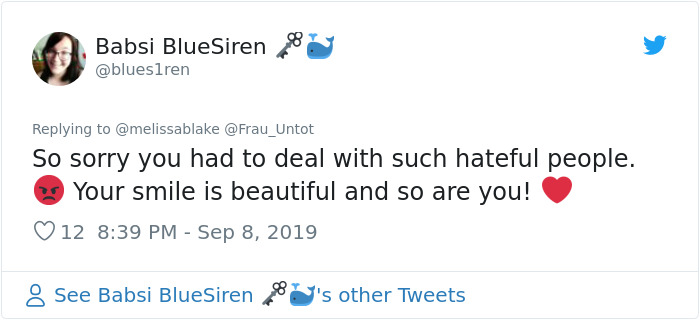 Trolls Tell Woman She’s ‘Too Ugly’ To Be Posting Pics Of Her Face, She Responds With 3 Selfies Trolls Tell Woman She’s ‘Too Ugly’ To Be Posting Pics Of Her Face, She Responds With 3 Selfies