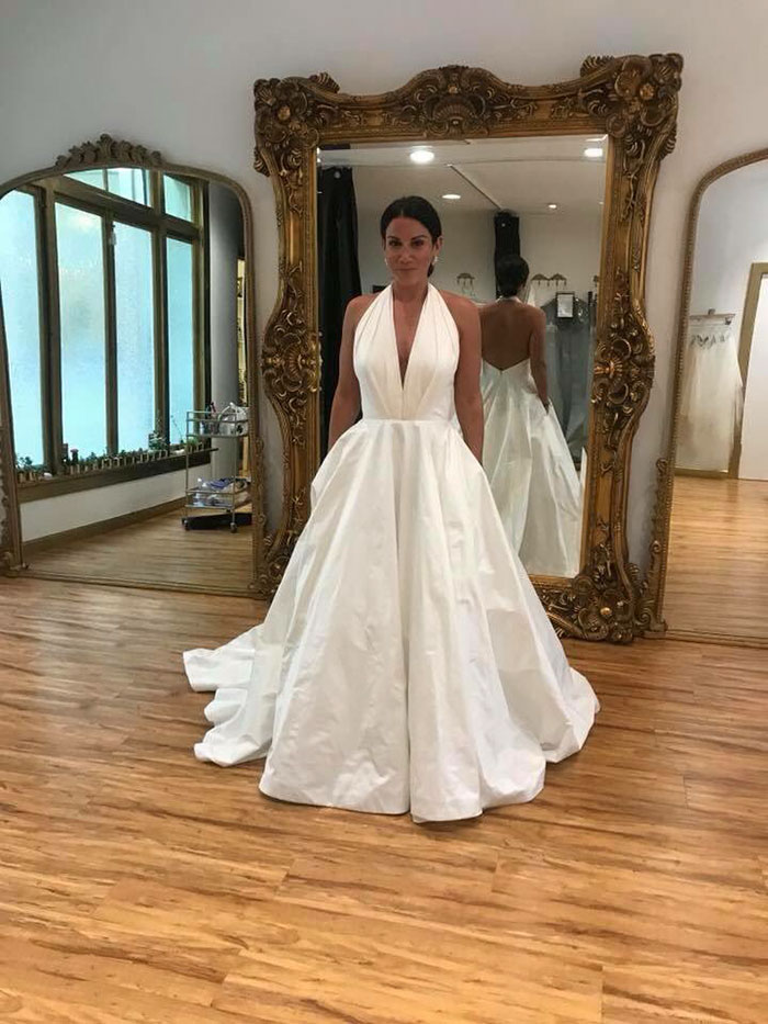 13 Times Brides Couldn’t Hold Back Their Happiness Because They Wore Dresses With Pockets 13 Times Brides Couldn’t Hold Back Their Happiness Because They Wore Dresses With Pockets