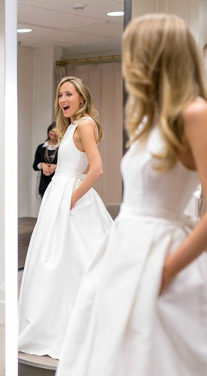 13 Times Brides Couldn’t Hold Back Their Happiness Because They Wore Dresses With Pockets 13 Times Brides Couldn’t Hold Back Their Happiness Because They Wore Dresses With Pockets