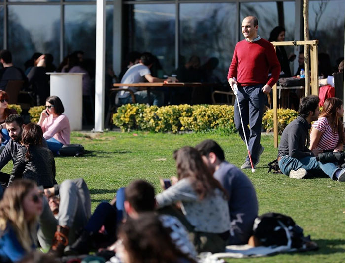 Blind Engineer Invents A ‘Smart Cane’ That Uses Google Maps To Help Blind People Navigate Blind Engineer Invents A ‘Smart Cane’ That Uses Google Maps To Help Blind People Navigate