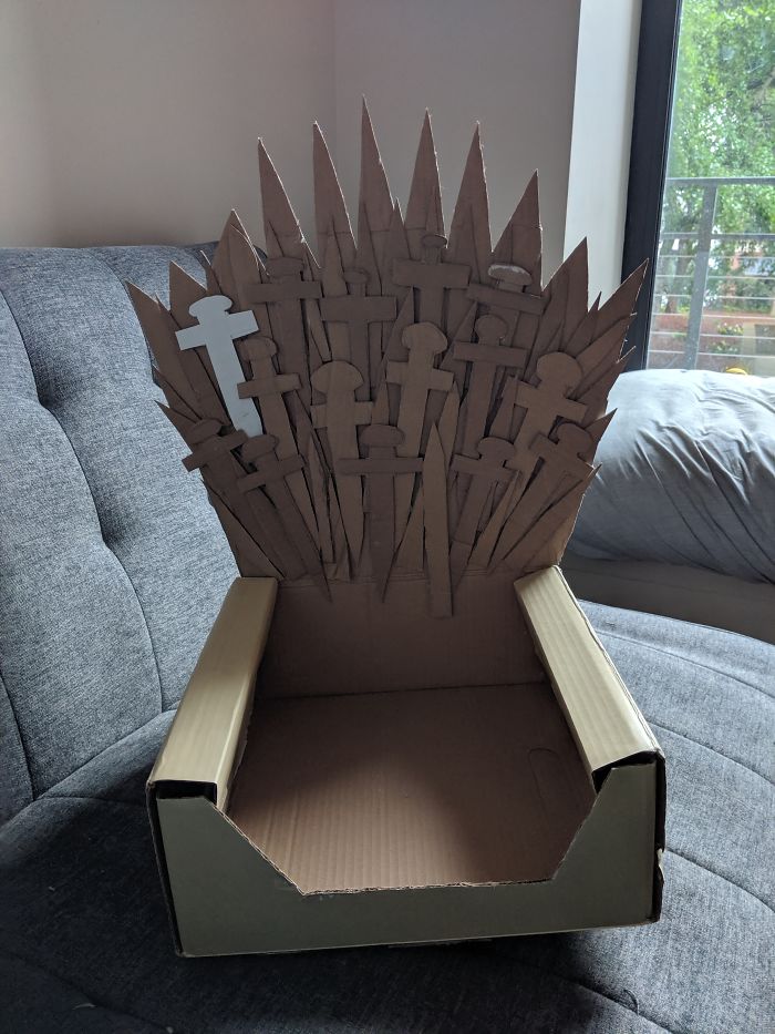 Arthur The Cat Just Got His Own Iron Throne And It’s A Better Ending Than The Season 8 Finale Arthur The Cat Just Got His Own Iron Throne And It’s A Better Ending Than The Season 8 Finale