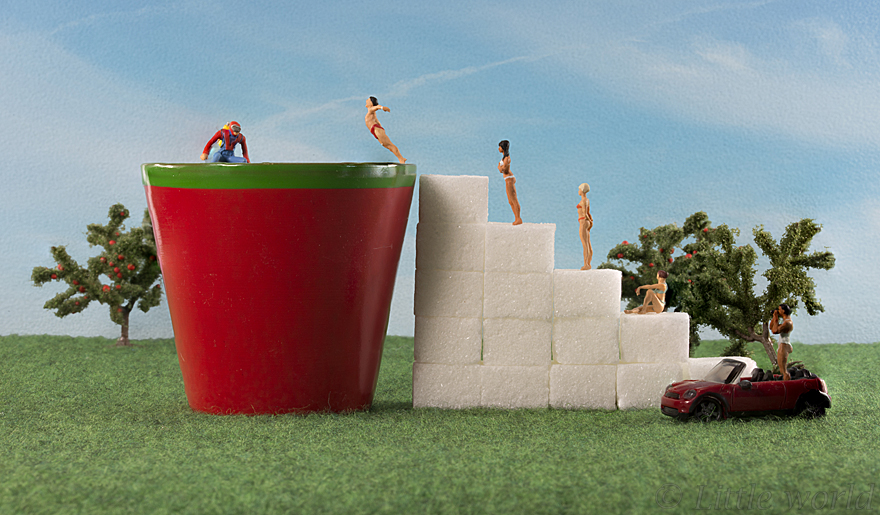 I Create Little Worlds Of Miniature People (83 Pics) I Create Little Worlds Of Miniature People (83 Pics)