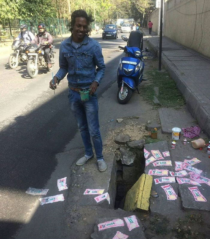 Guy Wants Authorities To Fix The Roads, Takes The Most Creative Way Of Emphasizing How Big This Problem Actually Is