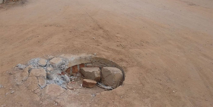 Guy Wants Authorities To Fix The Roads, Takes The Most Creative Way Of Emphasizing How Big This Problem Actually Is