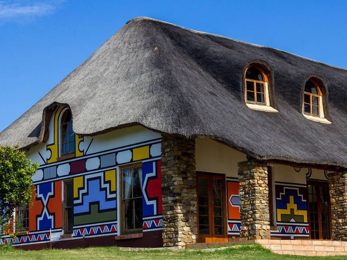 Guy Says African Architecture Isn&#8217;t Showcased Compared To European And Asian, Posts 44 Of Its Gorgeous Examples