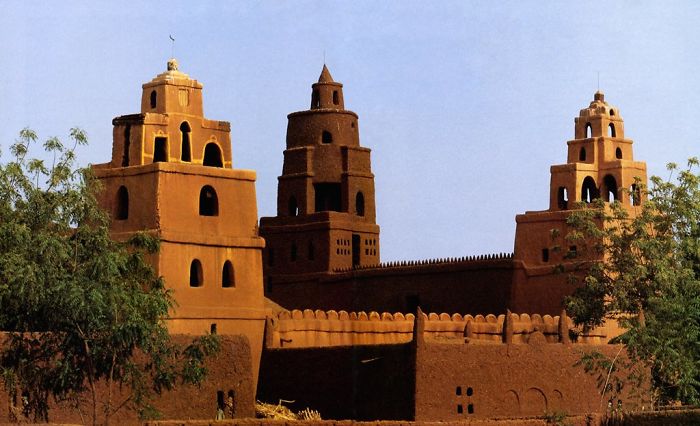 Guy Says African Architecture Isn’t Showcased Compared To European And Asian, Posts 44 Of Its Gorgeous Examples Guy Says African Architecture Isn’t Showcased Compared To European And Asian, Posts 44 Of Its Gorgeous Examples