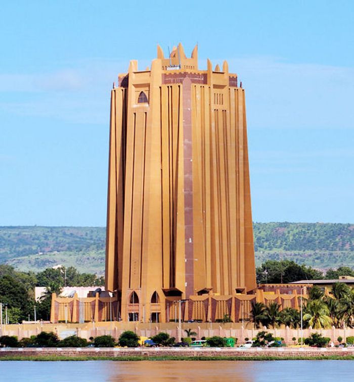 Guy Says African Architecture Isn&#8217;t Showcased Compared To European And Asian, Posts 44 Of Its Gorgeous Examples