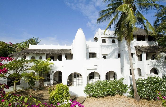 Guy Says African Architecture Isn&#8217;t Showcased Compared To European And Asian, Posts 44 Of Its Gorgeous Examples