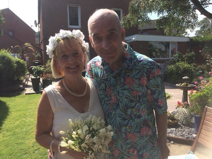 Sweet Man Suffering From Dementia Proposes To His &#8216;Girlfriend&#8217; Who&#8217;s Actually His Wife Of 12 Years