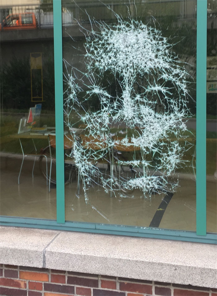 Artist Creates Amazing Portrait By Smashing Glass In Certain Places Artist Creates Amazing Portrait By Smashing Glass In Certain Places