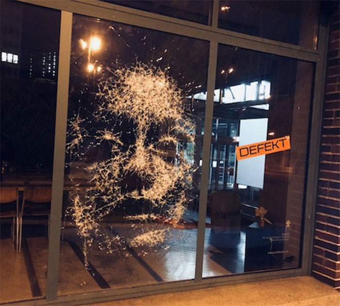 Artist Creates Amazing Portrait By Smashing Glass In Certain Places Artist Creates Amazing Portrait By Smashing Glass In Certain Places