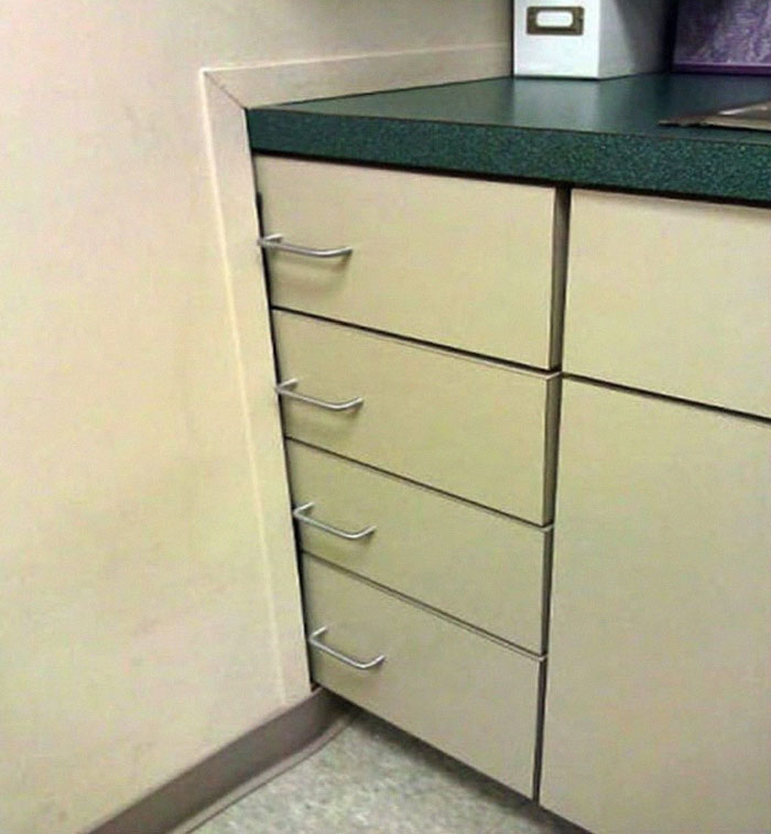 People Are Sharing The Worst Kitchen Designs They’ve Encountered, And They’re Hilarious (30 Pics) People Are Sharing The Worst Kitchen Designs They’ve Encountered, And They’re Hilarious (30 Pics)