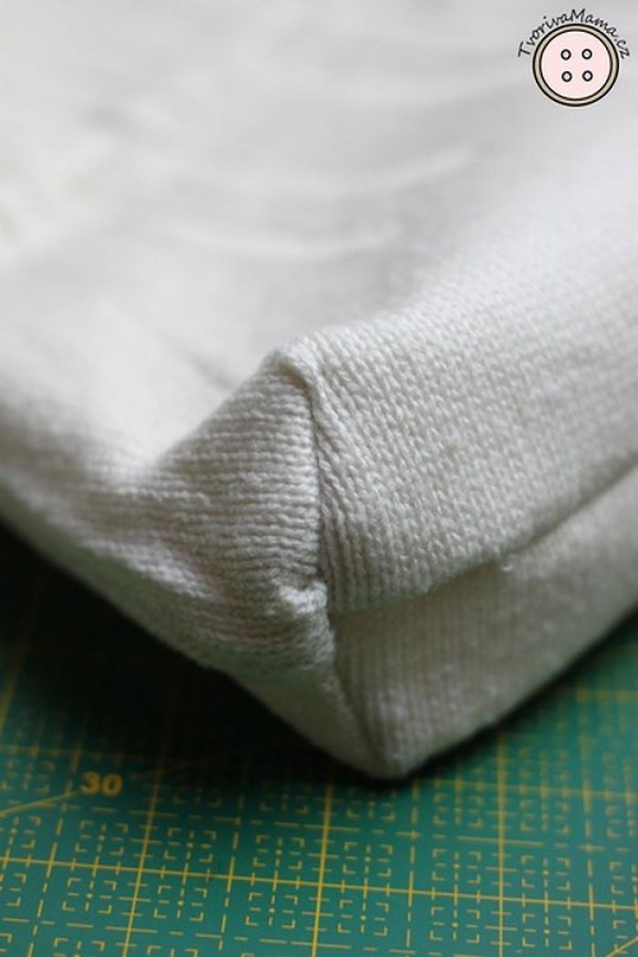 I Upcycled An Old Sweater Into A Gorgeous Handbag I Upcycled An Old Sweater Into A Gorgeous Handbag