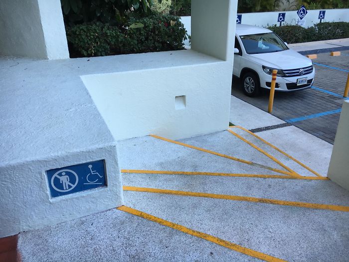 40 Epic Stair Design Fails That May Result In Some Serious Injuries