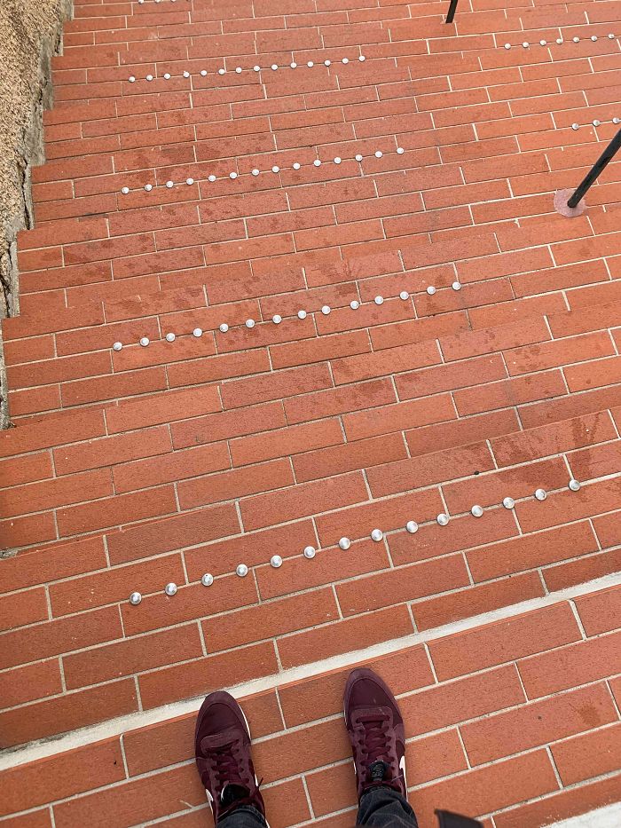 40 Epic Stair Design Fails That May Result In Some Serious Injuries