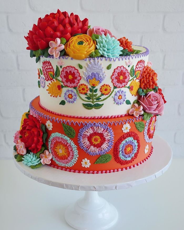 These Cakes By Leslie Vigil Look Like They’ve Been Decorated With Needle And Thread These Cakes By Leslie Vigil Look Like They’ve Been Decorated With Needle And Thread