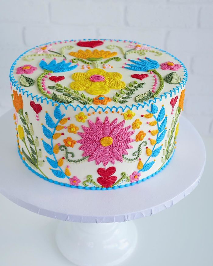 These Cakes By Leslie Vigil Look Like They’ve Been Decorated With Needle And Thread These Cakes By Leslie Vigil Look Like They’ve Been Decorated With Needle And Thread