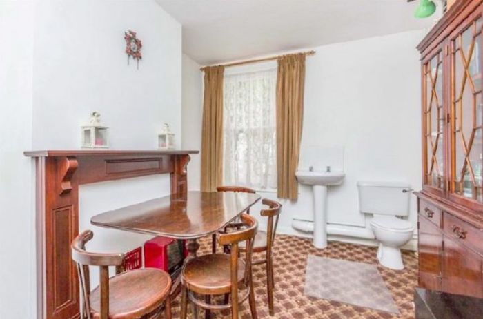 Real Estate Agent Posts 25 Of The Worst Home Design Finds By Her Fellow Agents