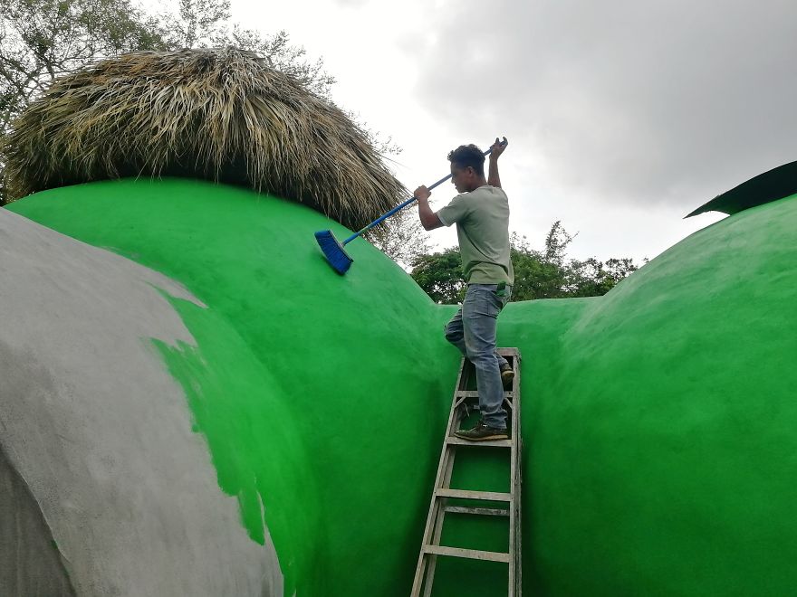 I Used A Mix Of Concrete And Dish-Washing Detergent To Build This Amazing Dome House In Costa Rica I Used A Mix Of Concrete And Dish-Washing Detergent To Build This Amazing Dome House In Costa Rica