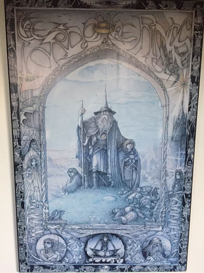 30 Times People Shared Their Weirdest Secondhand Finds 30 Times People Shared Their Weirdest Secondhand Finds