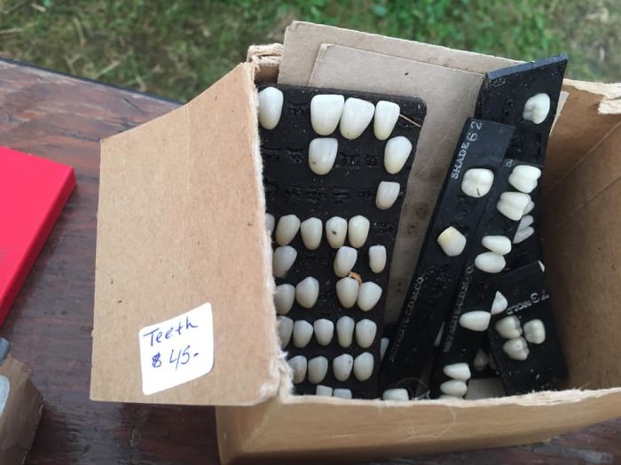 30 Times People Shared Their Weirdest Secondhand Finds 30 Times People Shared Their Weirdest Secondhand Finds