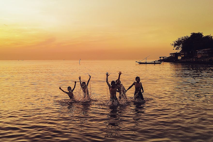 We Asked Photographers From All Around The World What ‘Fun’ Meant To Them, And Here Are The Best 30 Entries We Asked Photographers From All Around The World What ‘Fun’ Meant To Them, And Here Are The Best 30 Entries