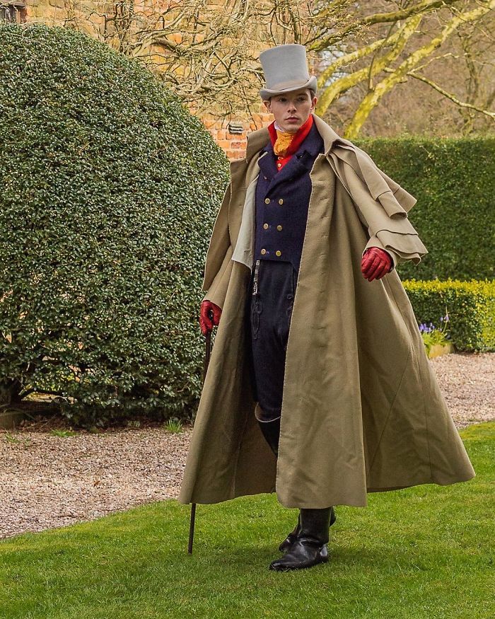 This Man Said Goodbye To His Last Piece Of Modern Clothing At The Age Of 14 And Has Worn Historical Clothing Ever Since This Man Said Goodbye To His Last Piece Of Modern Clothing At The Age Of 14 And Has Worn Historical Clothing Ever Since