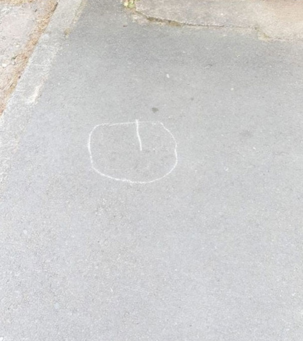 Neighbors Get Nervous Seeing Mysterious Symbols Appearing, Inform The Police, Turns Out It’s A Butt Neighbors Get Nervous Seeing Mysterious Symbols Appearing, Inform The Police, Turns Out It’s A Butt