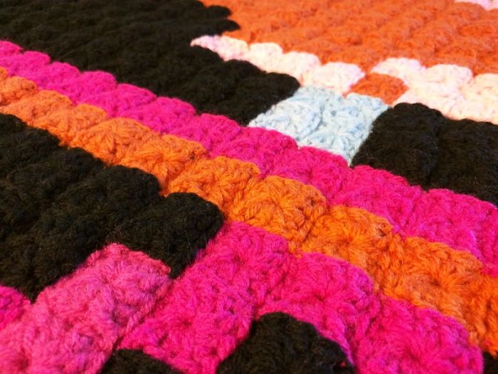 This Grandma Passionate About Crochet Dedicates Handmade Blankets To Retrogaming And Even In Summer, You Will Want One Of These This Grandma Passionate About Crochet Dedicates Handmade Blankets To Retrogaming And Even In Summer, You Will Want One Of These