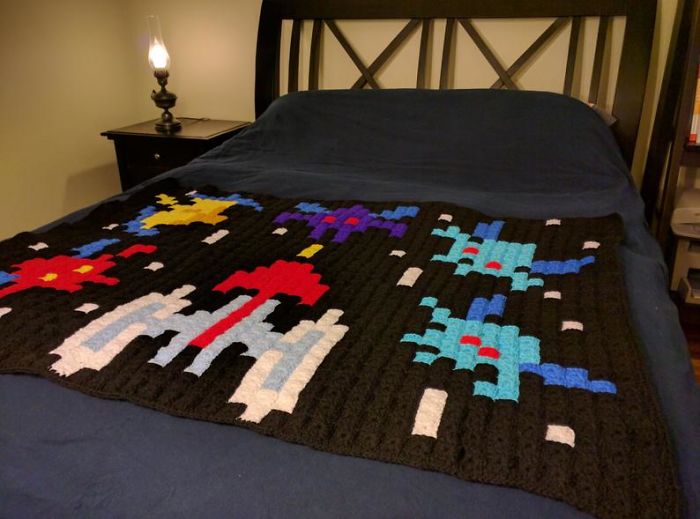 This Grandma Passionate About Crochet Dedicates Handmade Blankets To Retrogaming And Even In Summer, You Will Want One Of These This Grandma Passionate About Crochet Dedicates Handmade Blankets To Retrogaming And Even In Summer, You Will Want One Of These