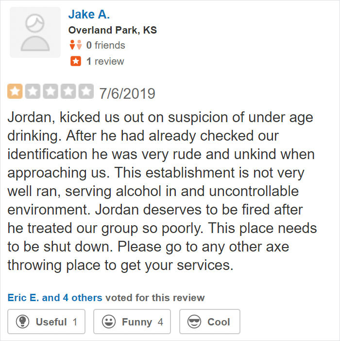 Customer Accuses Waiter Of Racism And Terrible Service, Gets Exposed By The Owner Customer Accuses Waiter Of Racism And Terrible Service, Gets Exposed By The Owner