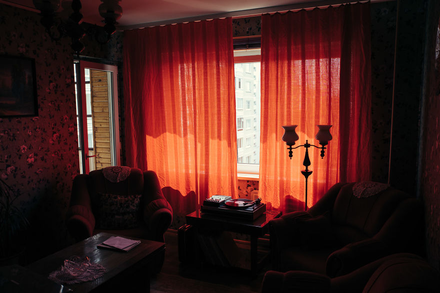 After Watching Chernobyl, My Boyfriend And I Designed Our Apartment In Soviet Style And Listed It In On Airbnb