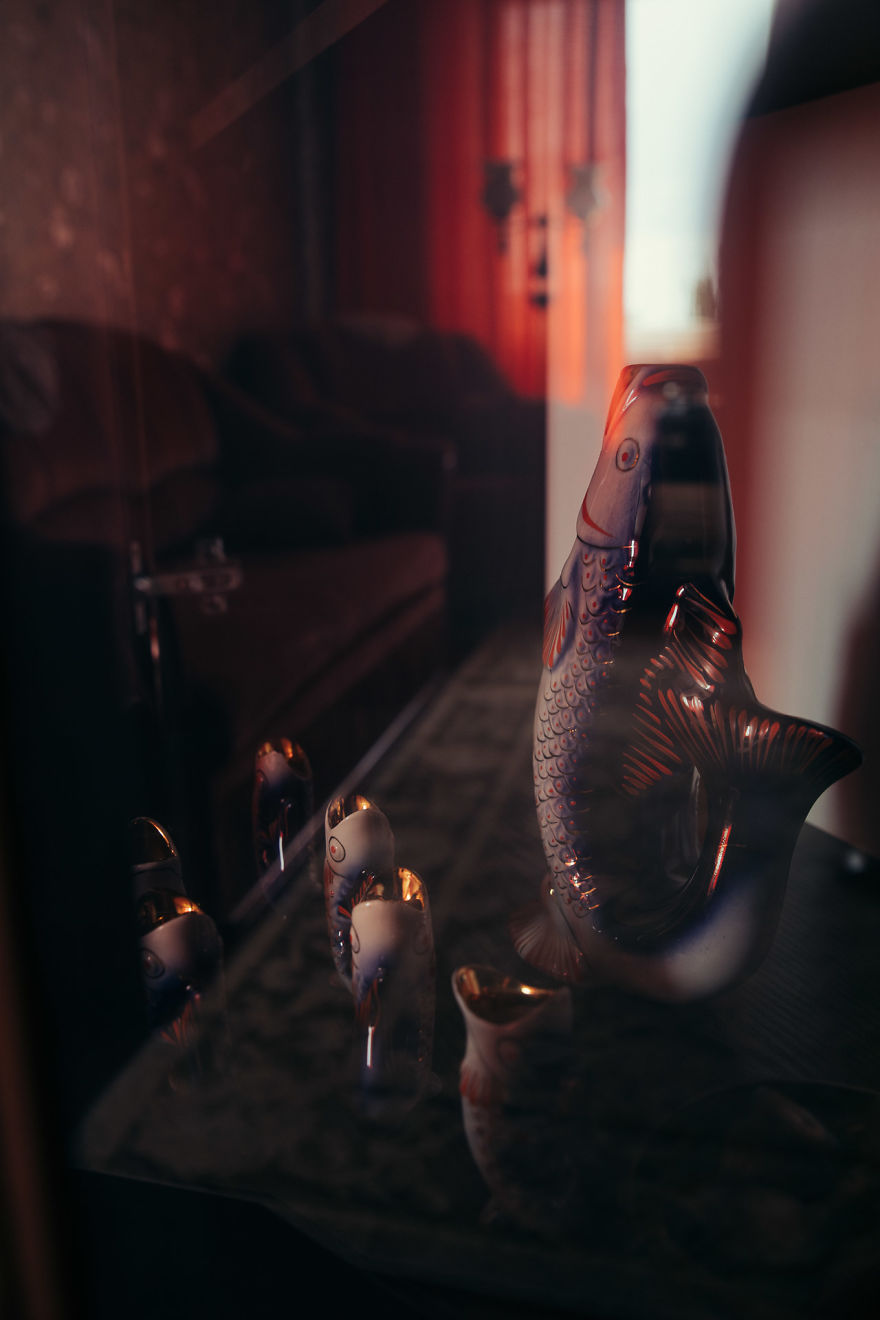 After Watching Chernobyl, My Boyfriend And I Designed Our Apartment In Soviet Style And Listed It In On Airbnb