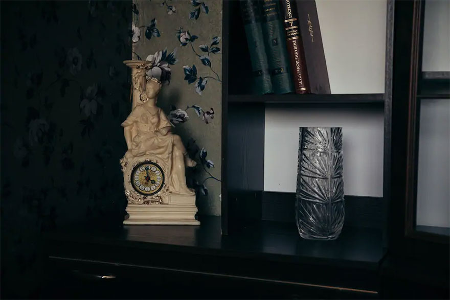 After Watching Chernobyl, My Boyfriend And I Designed Our Apartment In Soviet Style And Listed It In On Airbnb