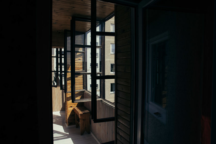 After Watching Chernobyl, My Boyfriend And I Designed Our Apartment In Soviet Style And Listed It In On Airbnb