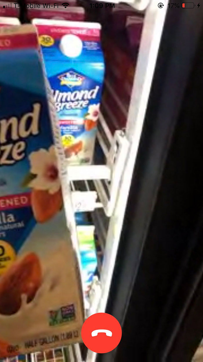 People Share Their Experiences With An App That Allows You To Help A Blind Person By ‘Seeing’ For Them People Share Their Experiences With An App That Allows You To Help A Blind Person By ‘Seeing’ For Them