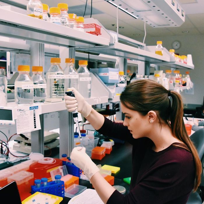 24-Year-Old Biochemist Wins Miss Virginia Title After Doing A Science Experiment As Her Talent 24-Year-Old Biochemist Wins Miss Virginia Title After Doing A Science Experiment As Her Talent