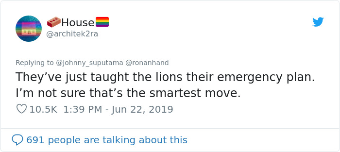 Japanese Zoo Escape Drill Goes Viral And People Are Laughing At The Real Lions’ Reaction Japanese Zoo Escape Drill Goes Viral And People Are Laughing At The Real Lions’ Reaction