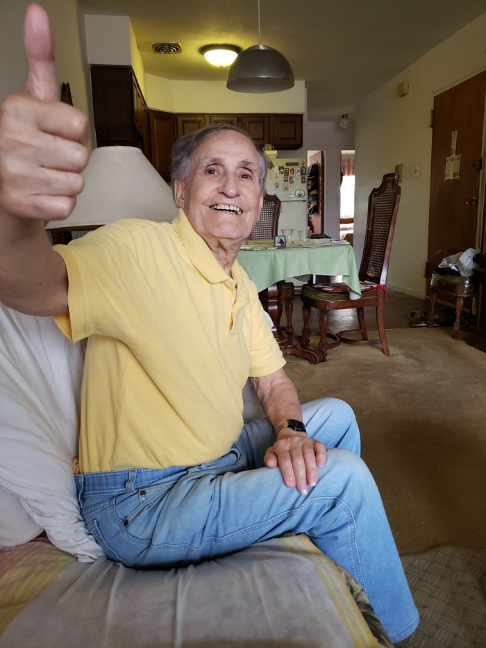 Guy Takes His Grandpa And Uncle To Get Their Hearing Aids Done, Tweets Hilarious Adventures On The Way Guy Takes His Grandpa And Uncle To Get Their Hearing Aids Done, Tweets Hilarious Adventures On The Way