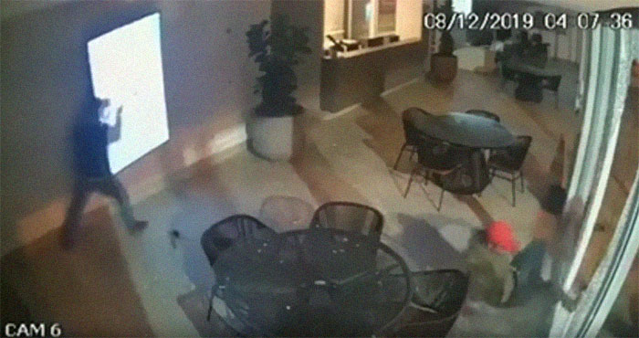 Security Camera Captures Unique Footage Of Thieves Failing So Hard It Looks Like A &#8217;90s Comedy Movie