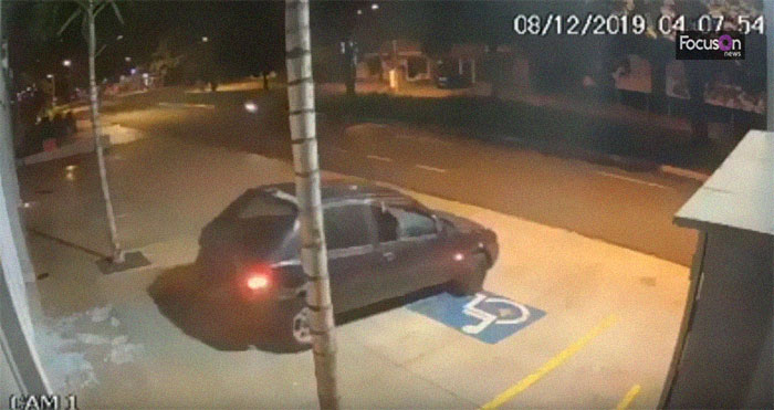 Security Camera Captures Unique Footage Of Thieves Failing So Hard It Looks Like A &#8217;90s Comedy Movie