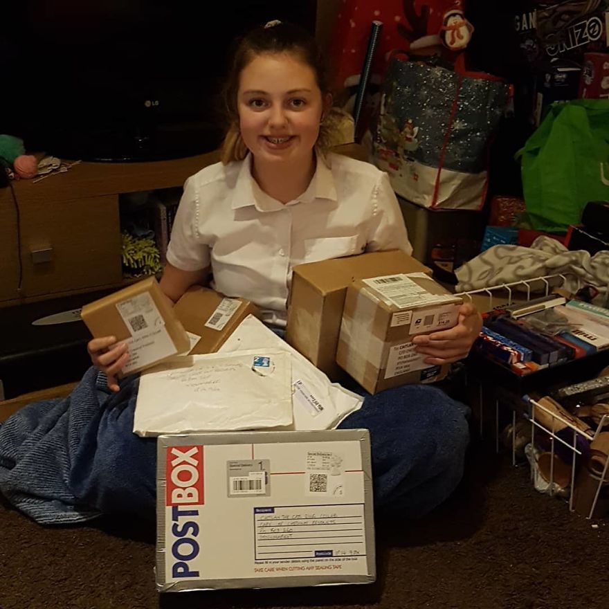 Join A Collaboration, Already Involving Over 60 Makers From All Over The World, To Build The Chain Join A Collaboration, Already Involving Over 60 Makers From All Over The World, To Build The Chain